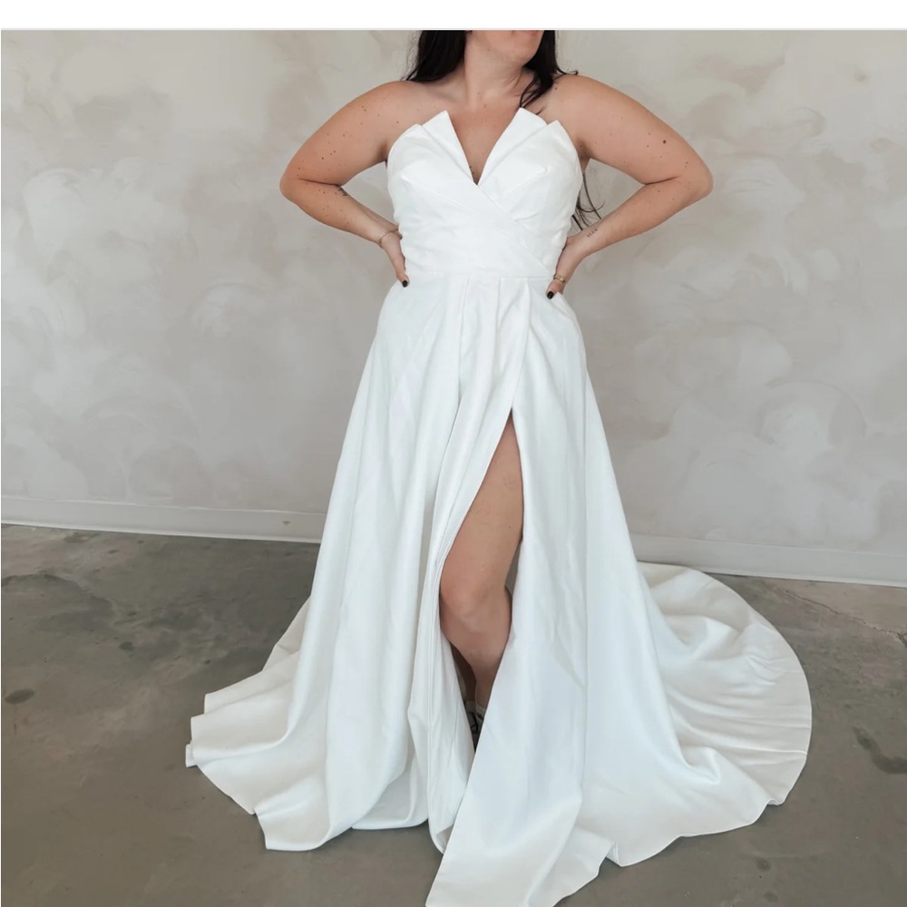 White Sleeveless Halter Gown for Brides